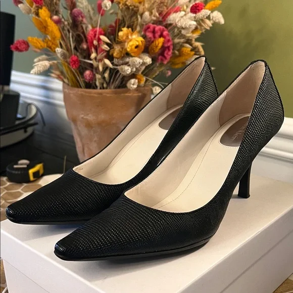 Calvin Klein Textured Black Heels with box - Picture 10 of 10